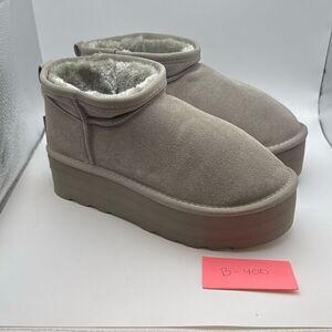 CUSHIONAIRE Hippy Women’s Platform Ankle Boots SIZE 7 GREY